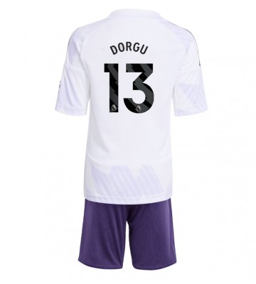 Manchester United Patrick Dorgu #13 Borta Kläder Barn 2025-26 Kortärmad (+ Korta byxor)